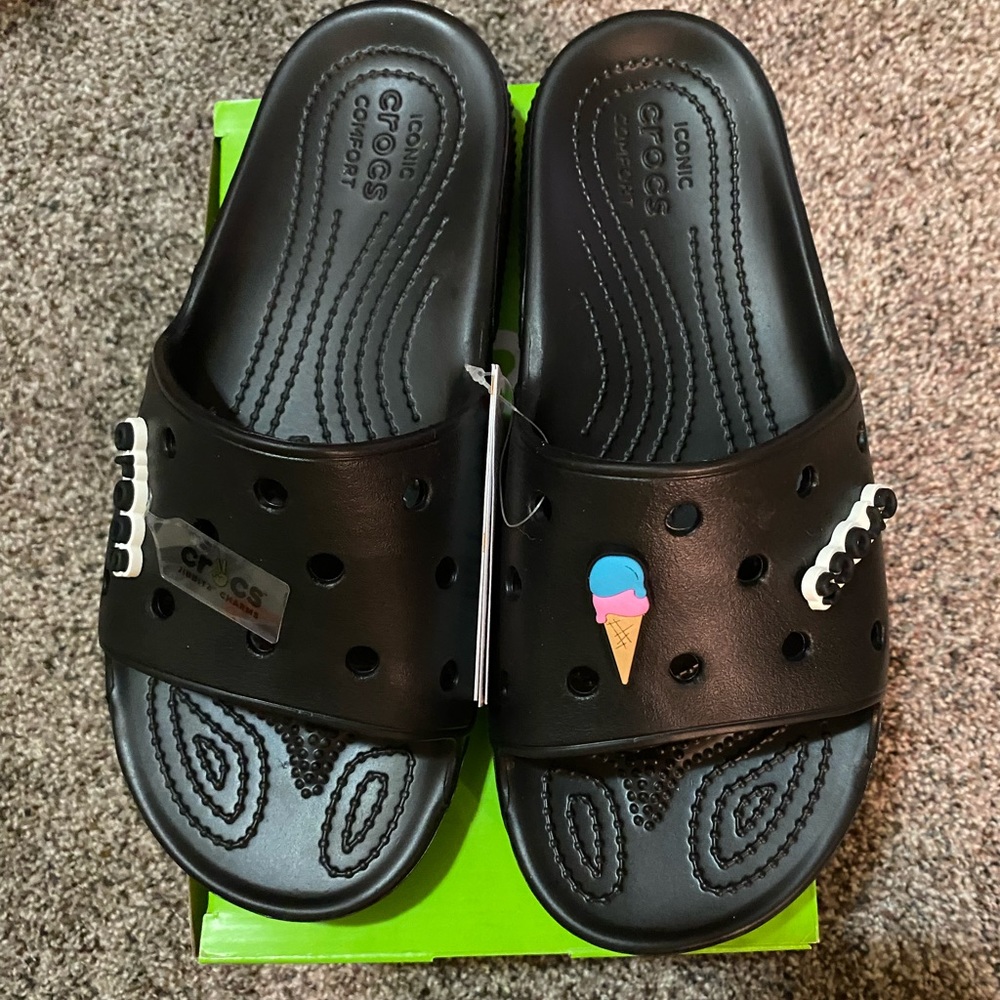 CROCS